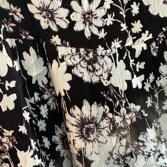 Forever 21 L Black White Floral Off Shoulder Top R $35 - Picture 9 of 10